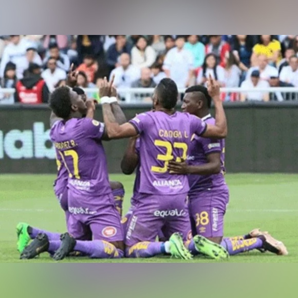 Umbro Authentic S.D. Aucas Purple Soccer 2023 Ecuador Jersey Men’s Sz: Medium - Picture 2 of 7